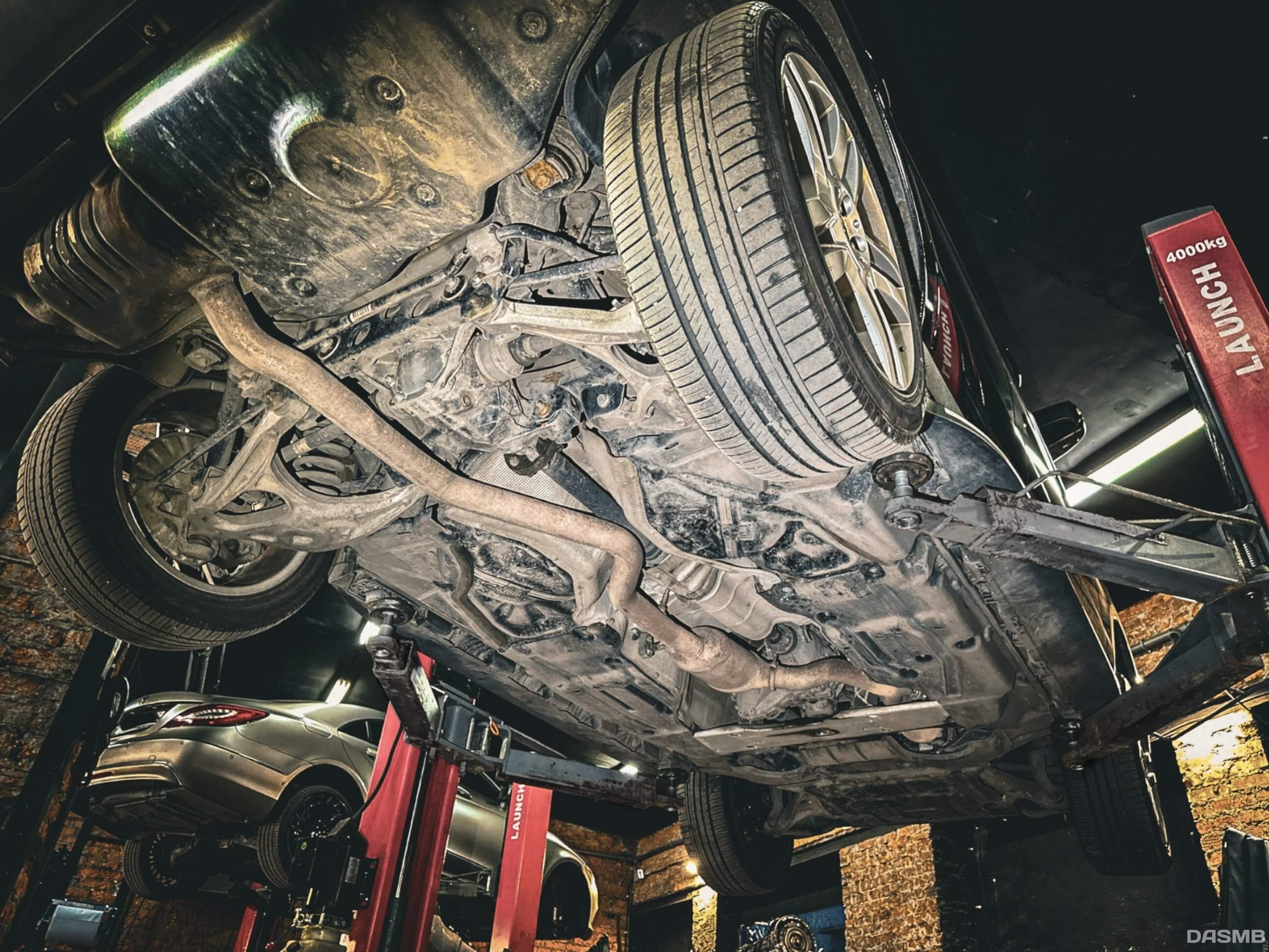 Mercedes w166 на подъемнике в DasMB