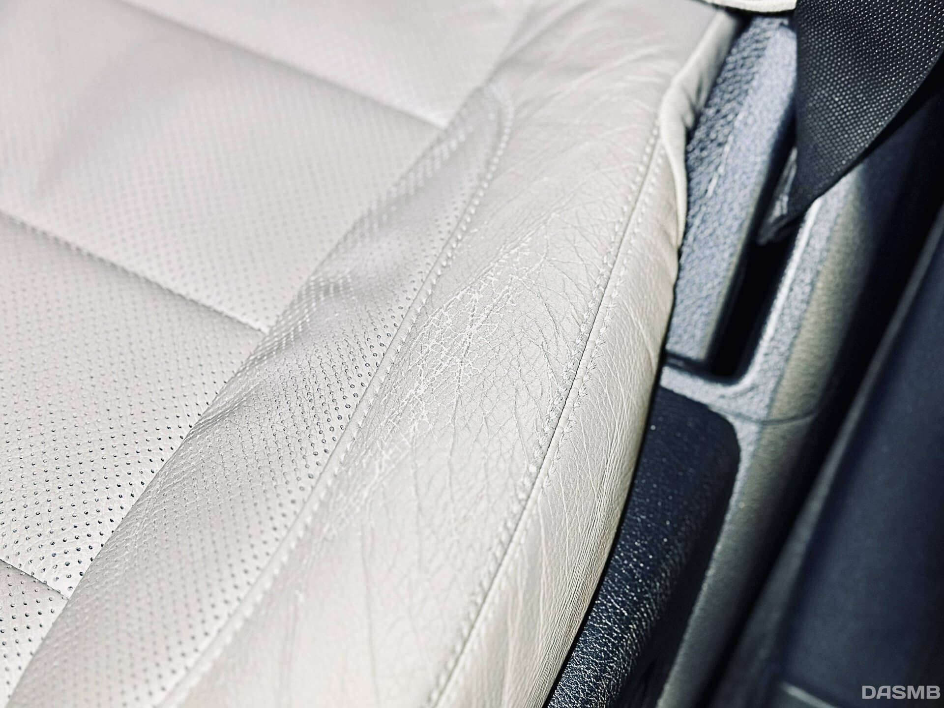 Потертое сидение водителя w166